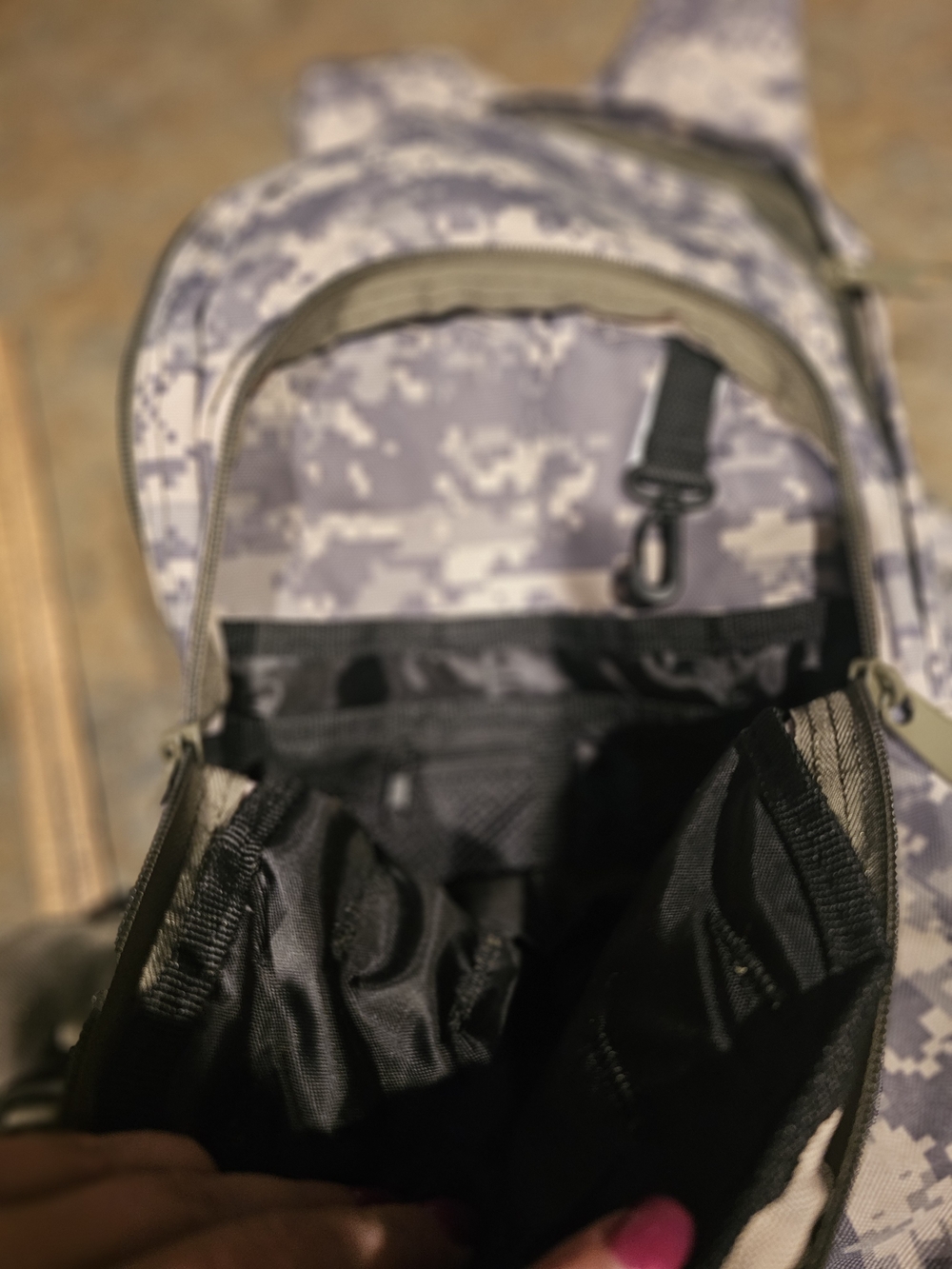 Digital Camo Tactical Sling Pack - Gray With Water - Picture 5 of 9